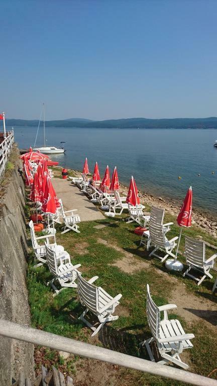 Комплекс Белите Къщи Shtarkelovo Gnezdo Bagian luar foto