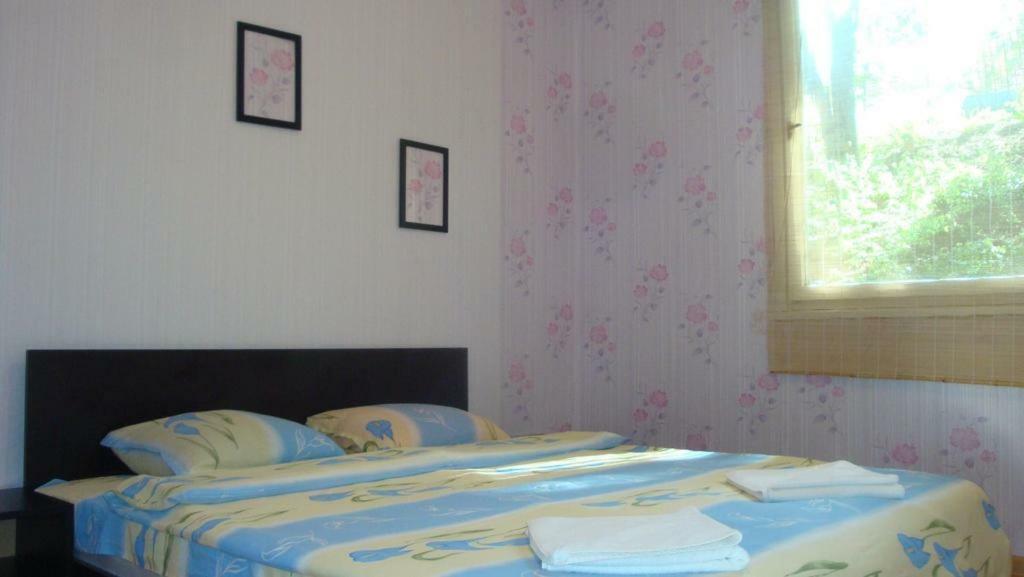 Комплекс Белите Къщи Shtarkelovo Gnezdo Bagian luar foto